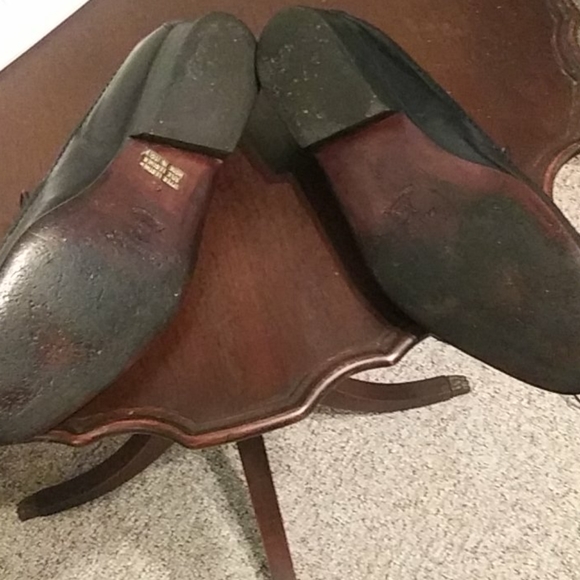 Men's Shoes. Size 8.5 Mint Condition - Picture 2 of 5